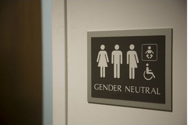 “性别友善厕所”是福利还是噩耗？
